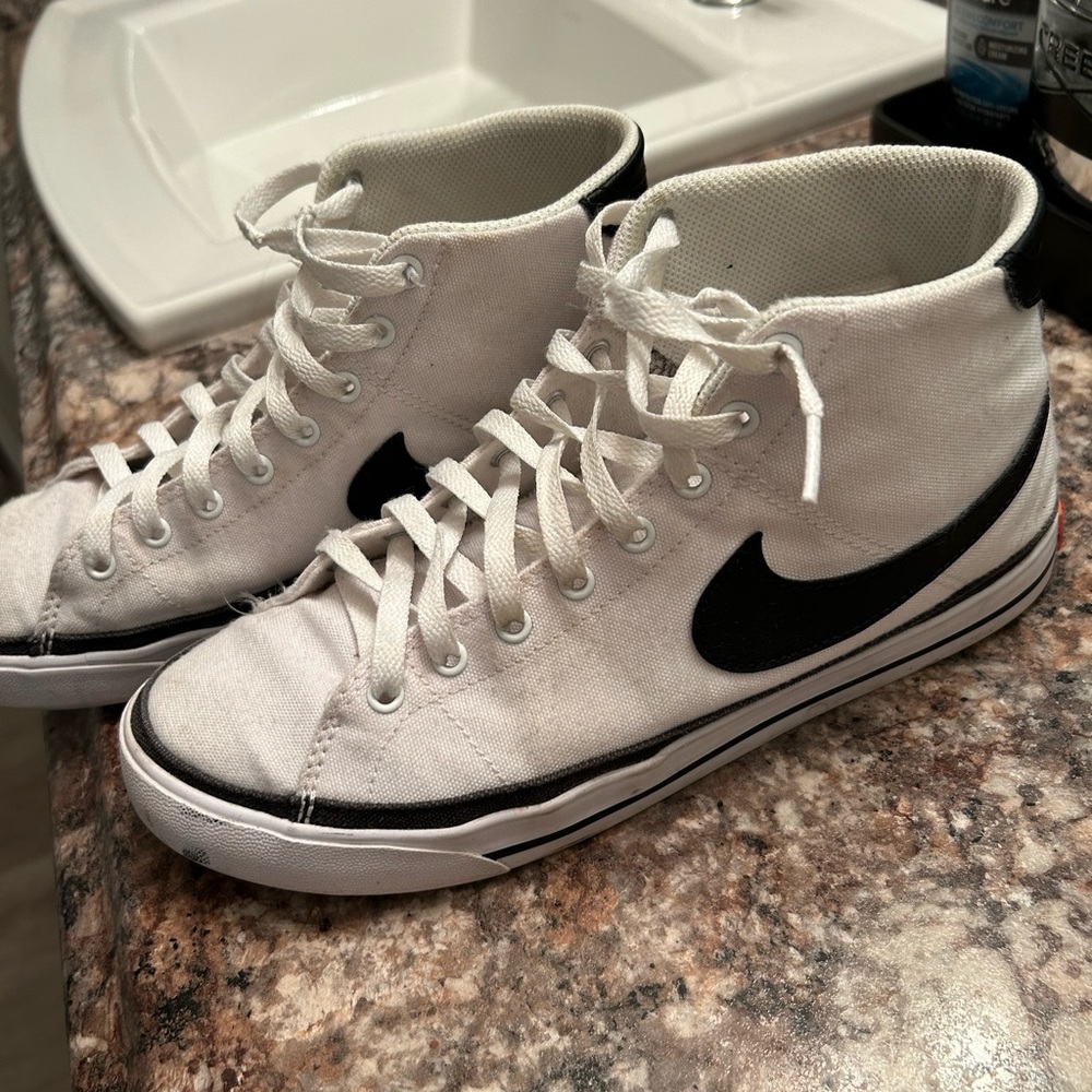 Nike Blazer women’s 8
